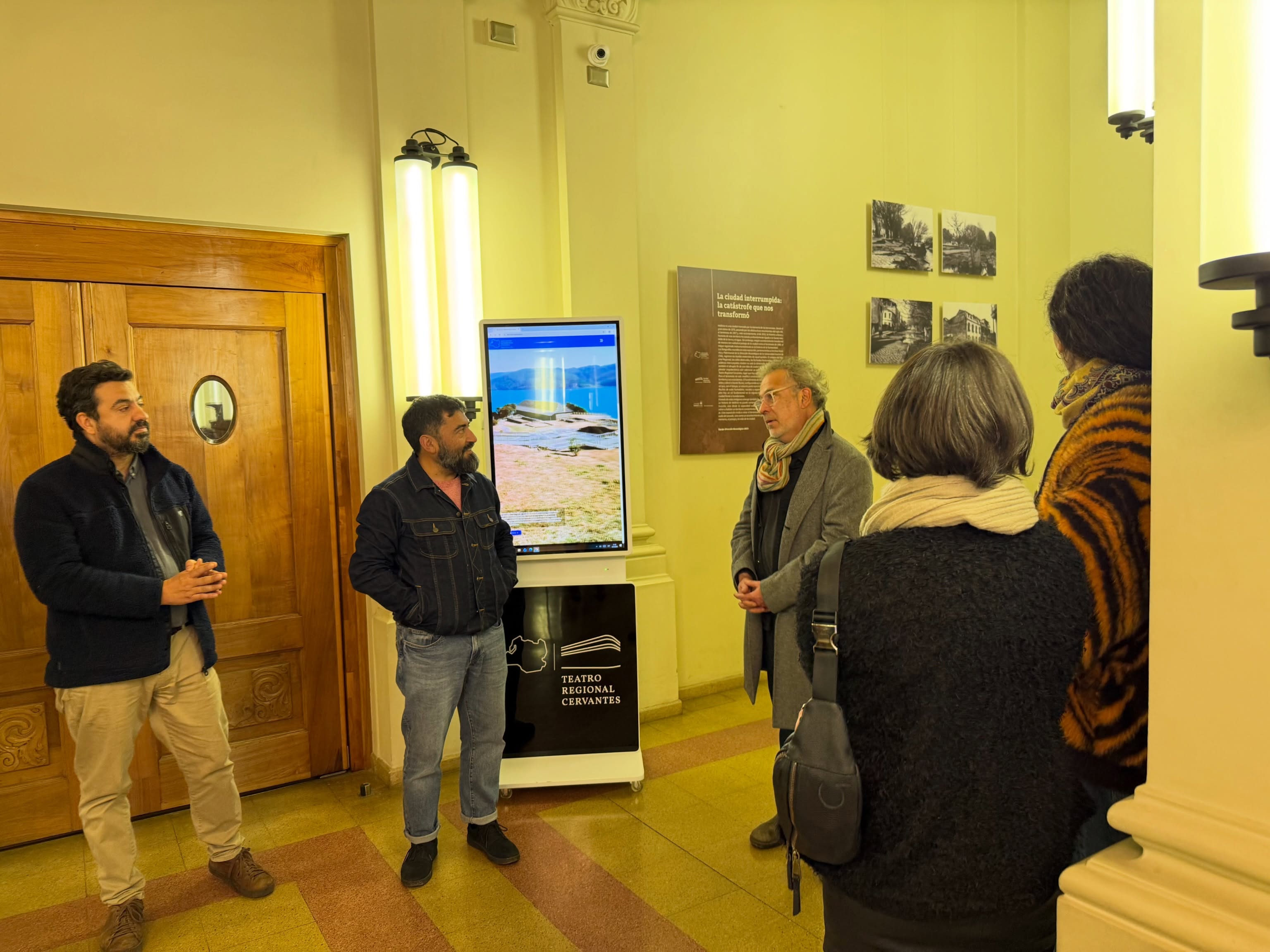 El Teatro Cervantes de Valdivia Acoge Exposición Fotográfica sobre el Terremoto de 1960
